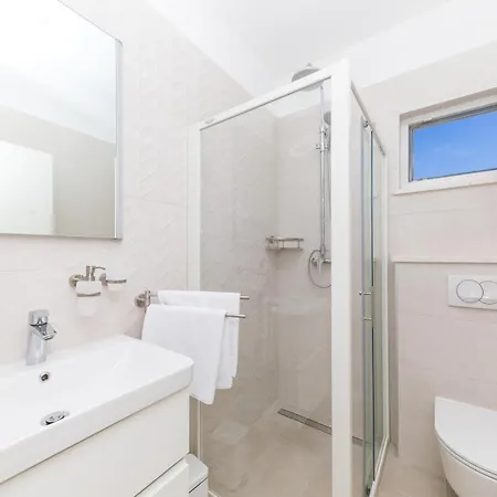 Βίλα Olivia Τρογκίρ