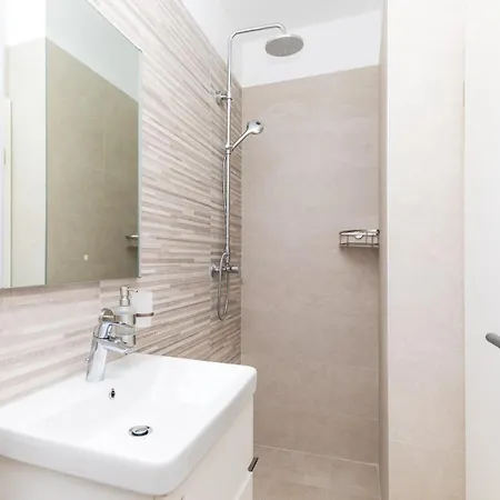 Olivia Τρογκίρ