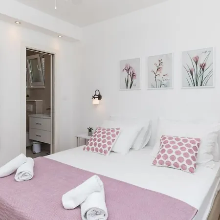 Βίλα Olivia Τρογκίρ